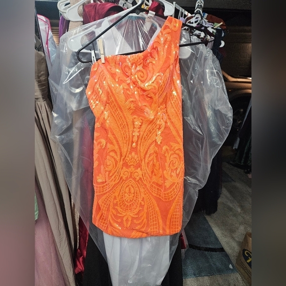 #79 NWOT orange mini size 4 - Picture 1 of 3